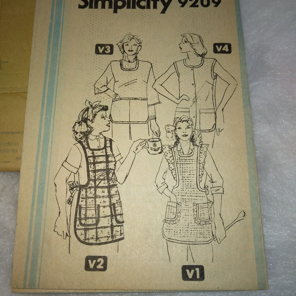 Simplicity 9209, 1970s Vintage  Apron Collection, size medium (14-16)